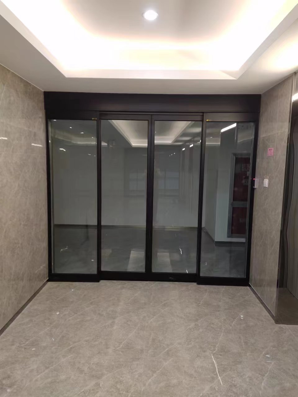 海安市玻璃伸缩门